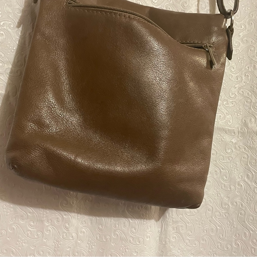 Walter Moretti Italian Leather Crossbody - Picture 13 of 15